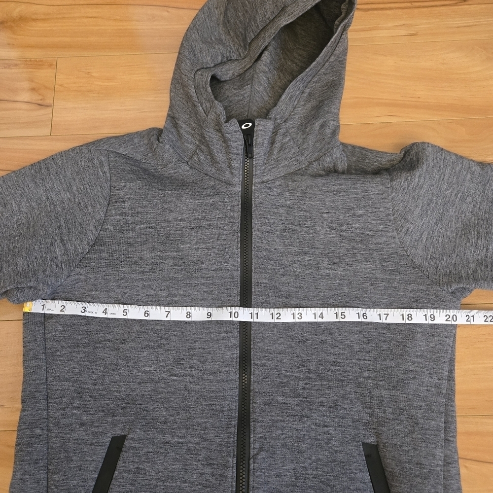 LARGE Gray/Black Oakley Zip Up Hoodie - Picture 11 of 15